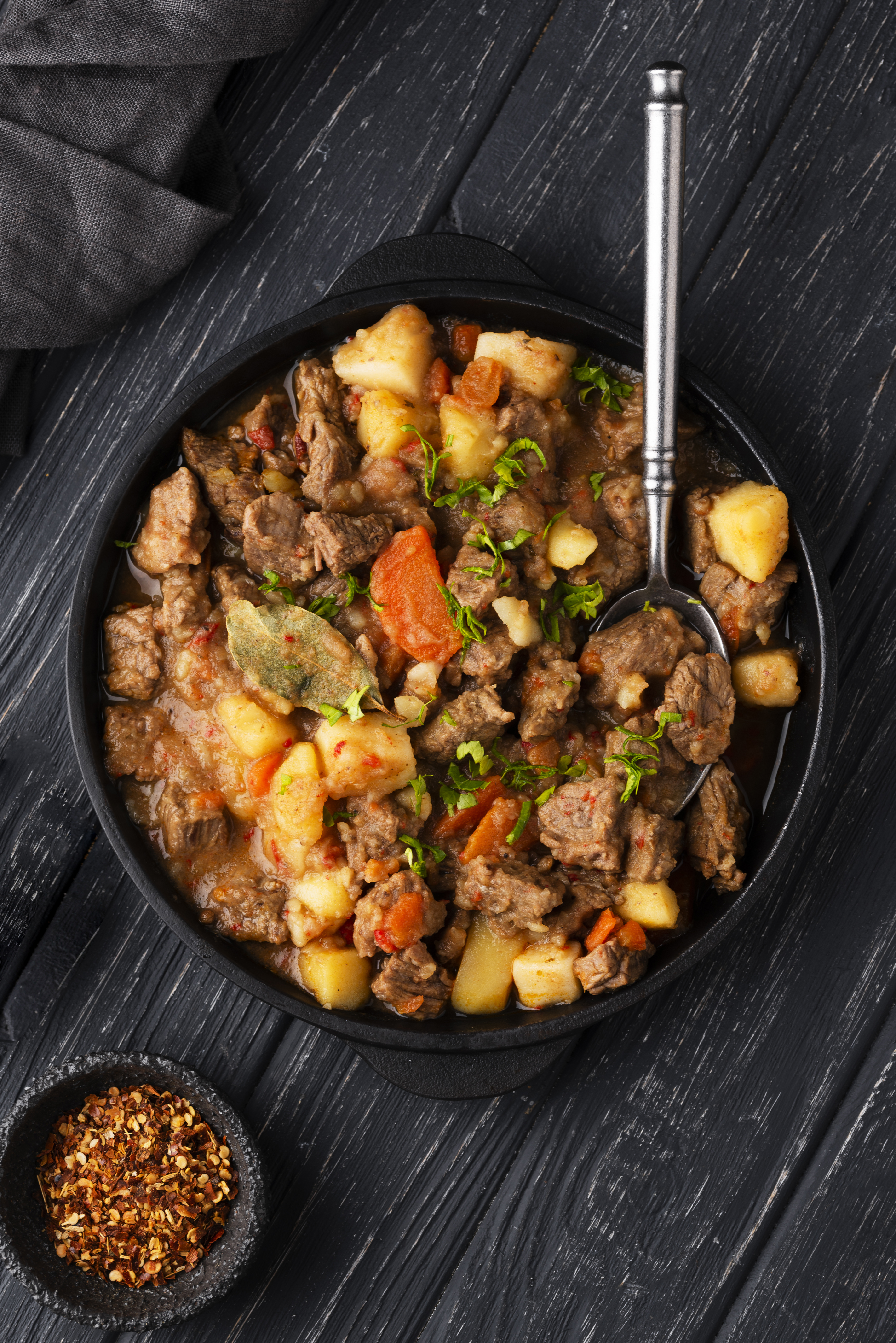 Schweinefleisch-Kartoffel-Gulasch